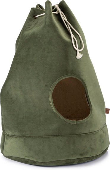 Designed by Lotte kattenmand Vilar groen D 45 H 60 cm