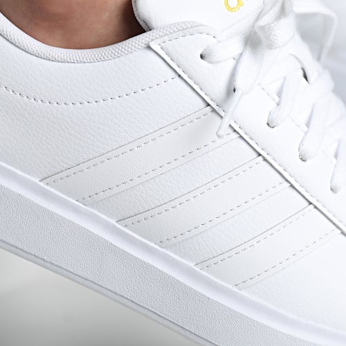 Baskets Grand Court 2.0 GW9213 Footwear White Gold Metallic