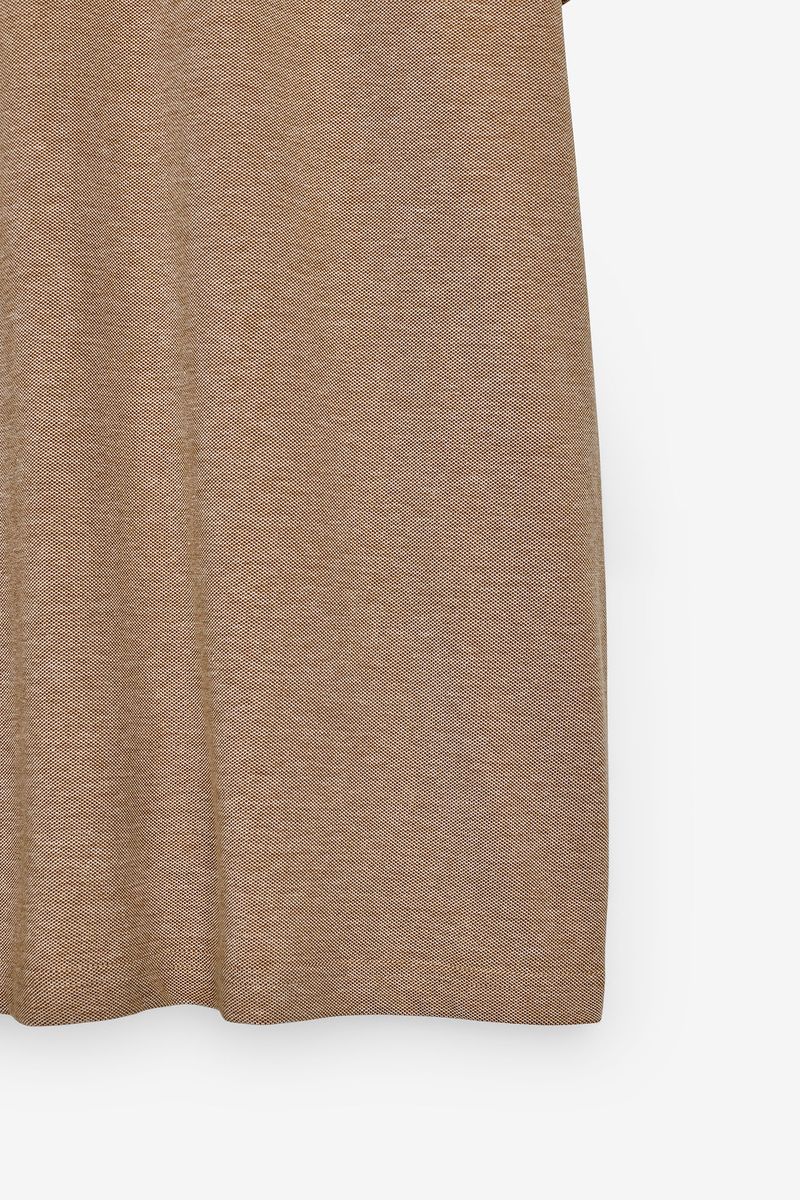 T-SHIRT EM PIQUET EFEITO OXFORD