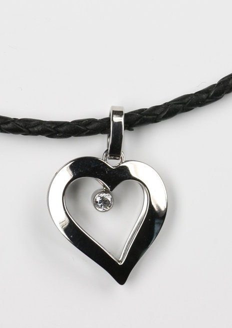 Firetti Kette mit Anhänger »Schmuck Geschenk Herz, geflochtenes Lederband« mit Zirkonia (synth.)