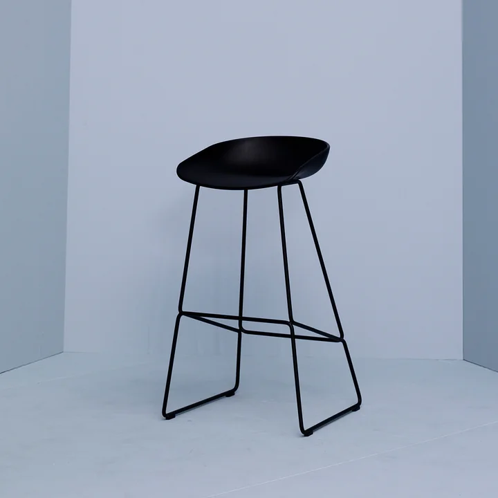 HAY - About A Stool AAS 38 Barhocker H 76, black 2.0 (Kunststoffgleiter)