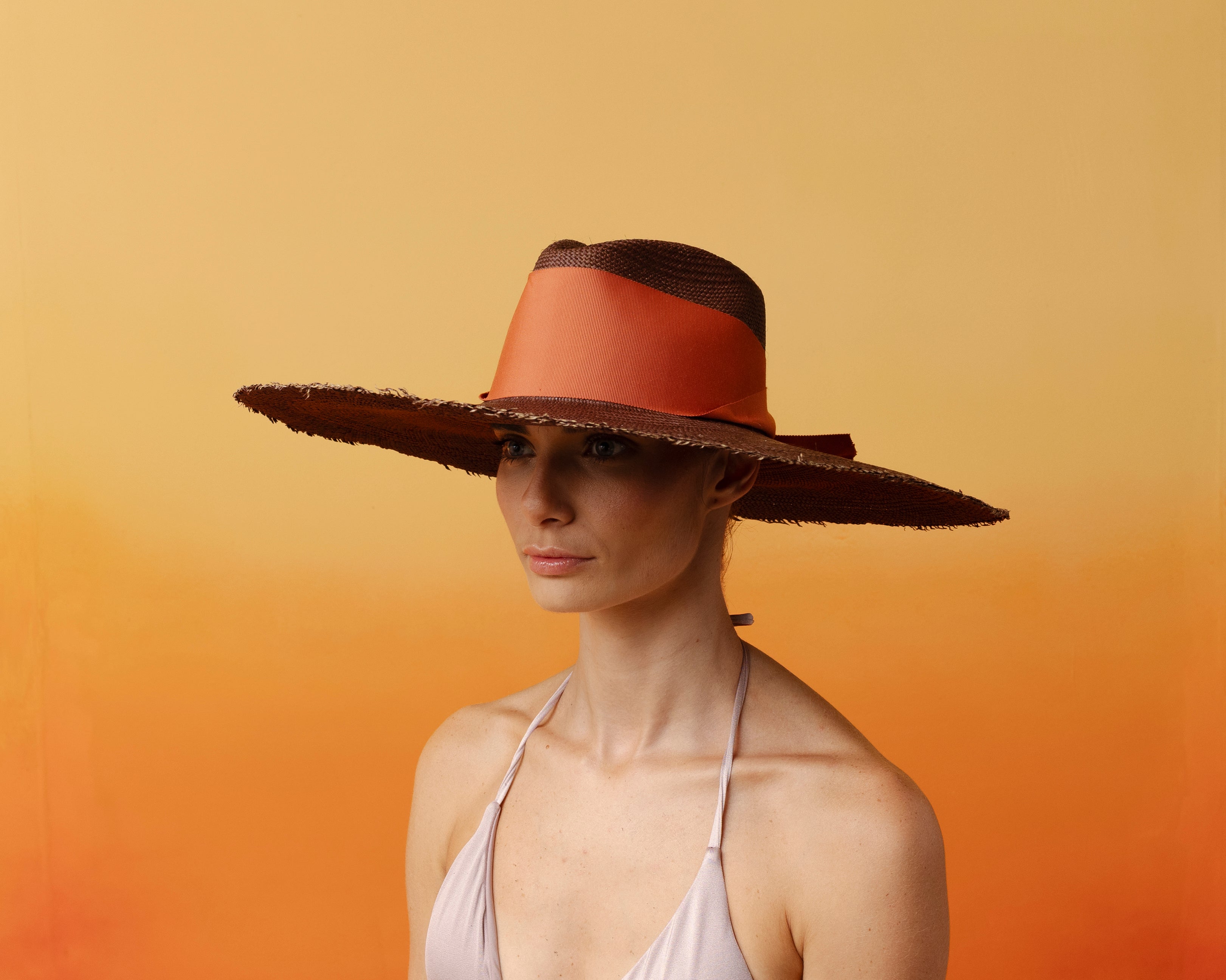 Chapeau Aguacate à bord extra long avec maxi bandeau