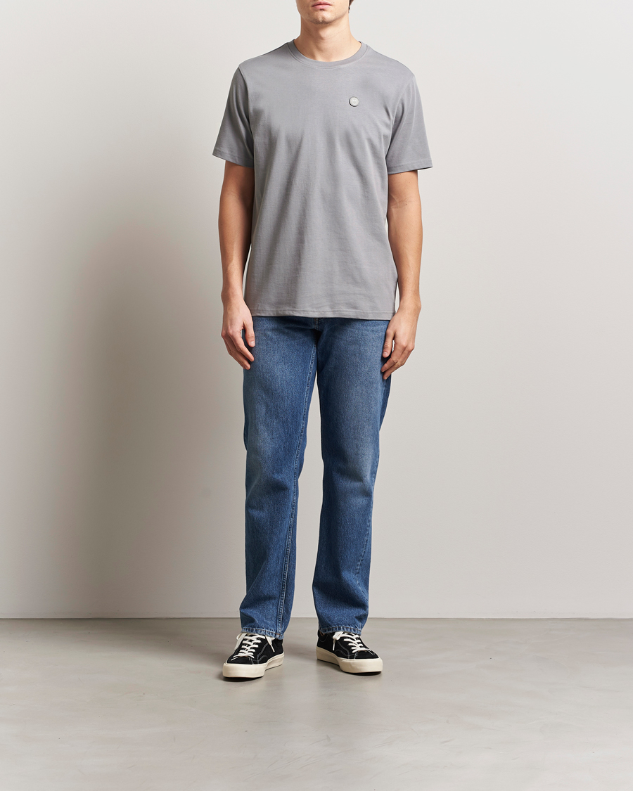 KnowledgeCotton Apparel Loake Badge T-Shirt Grey