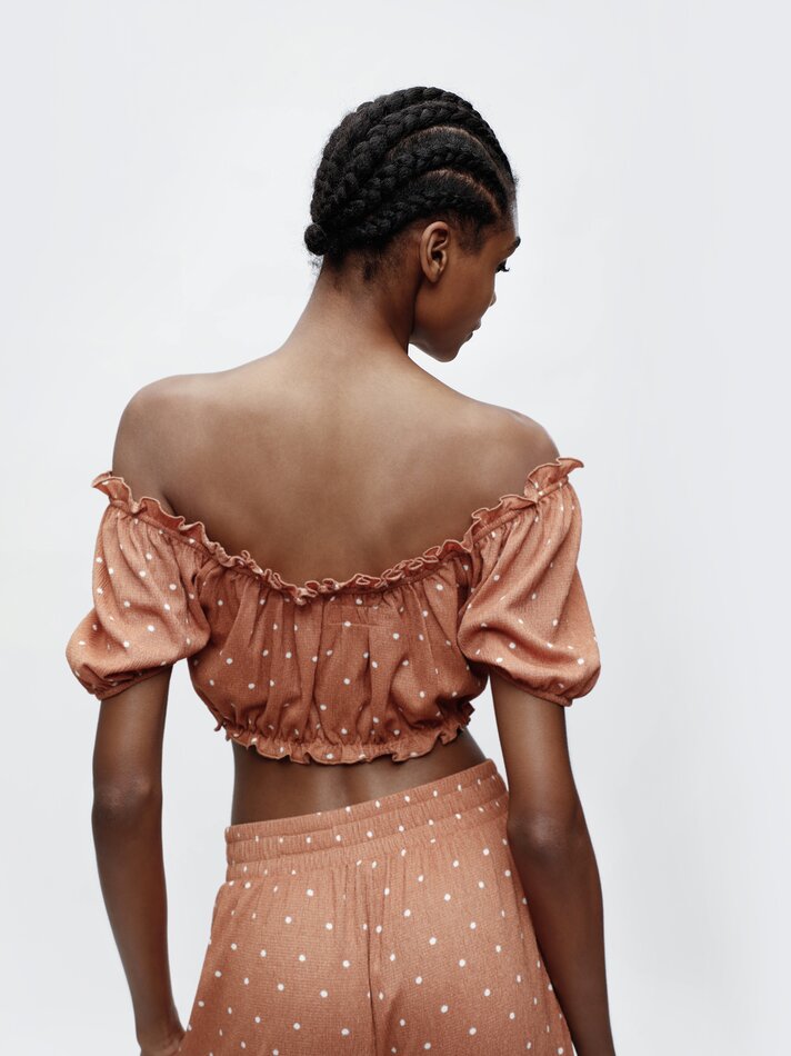 Top cropped texturizado - Marrom/cru