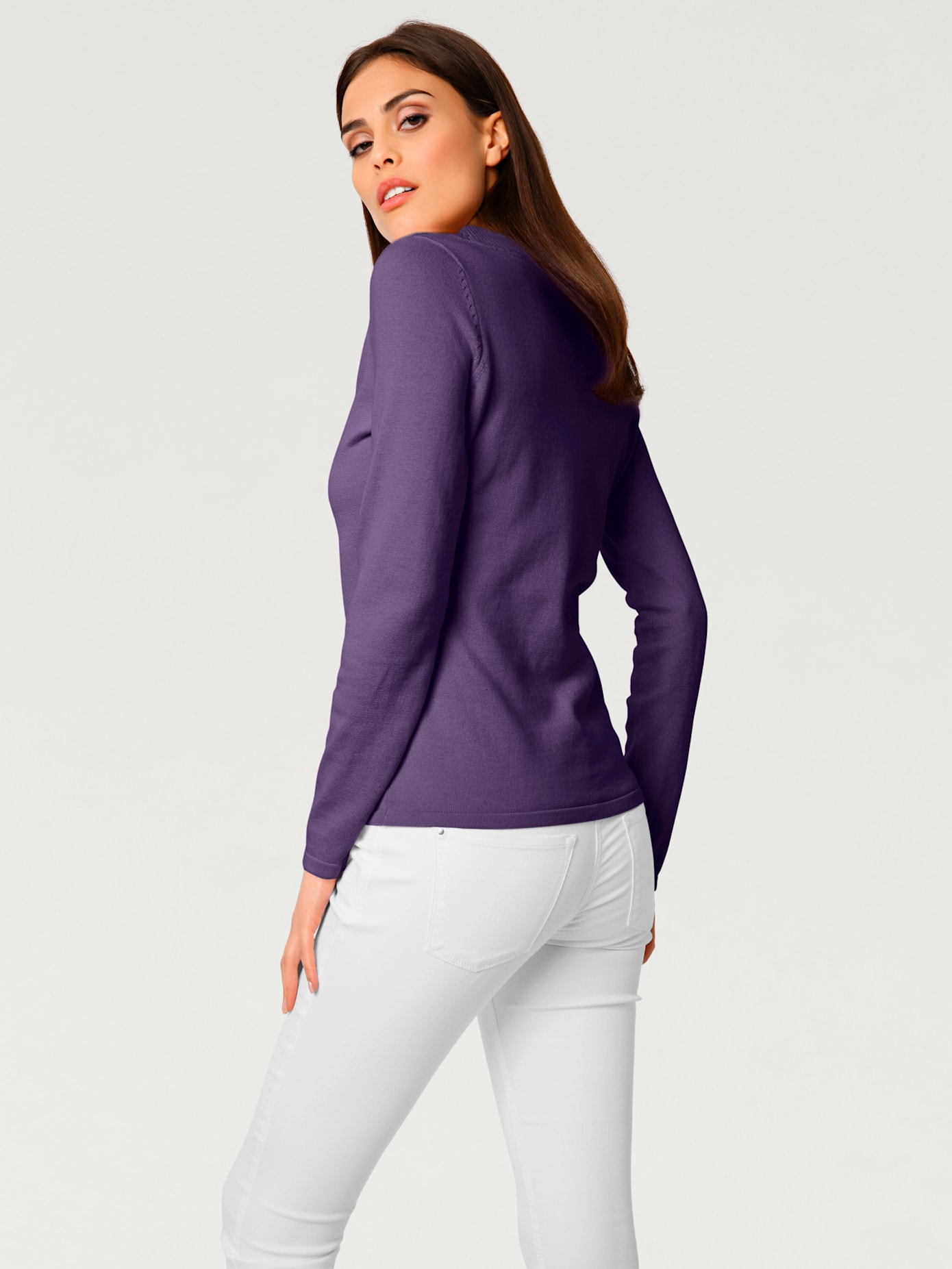 Joli pull basique à encolure en v