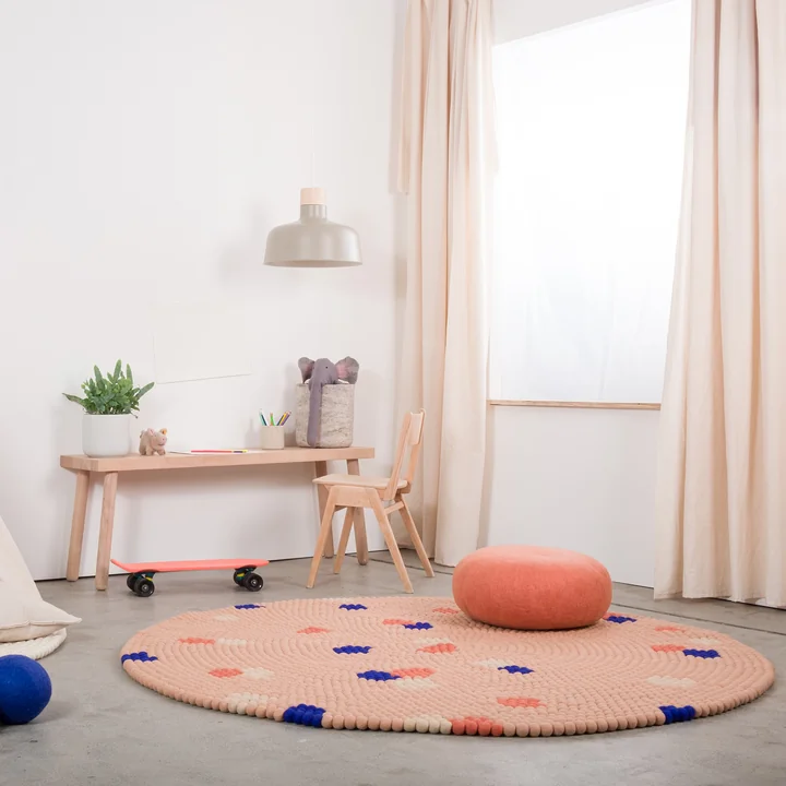 myfelt - Terra Rose Filzkugelteppich, Ø 140 cm, rosé / coral / weiss / kobaltblau