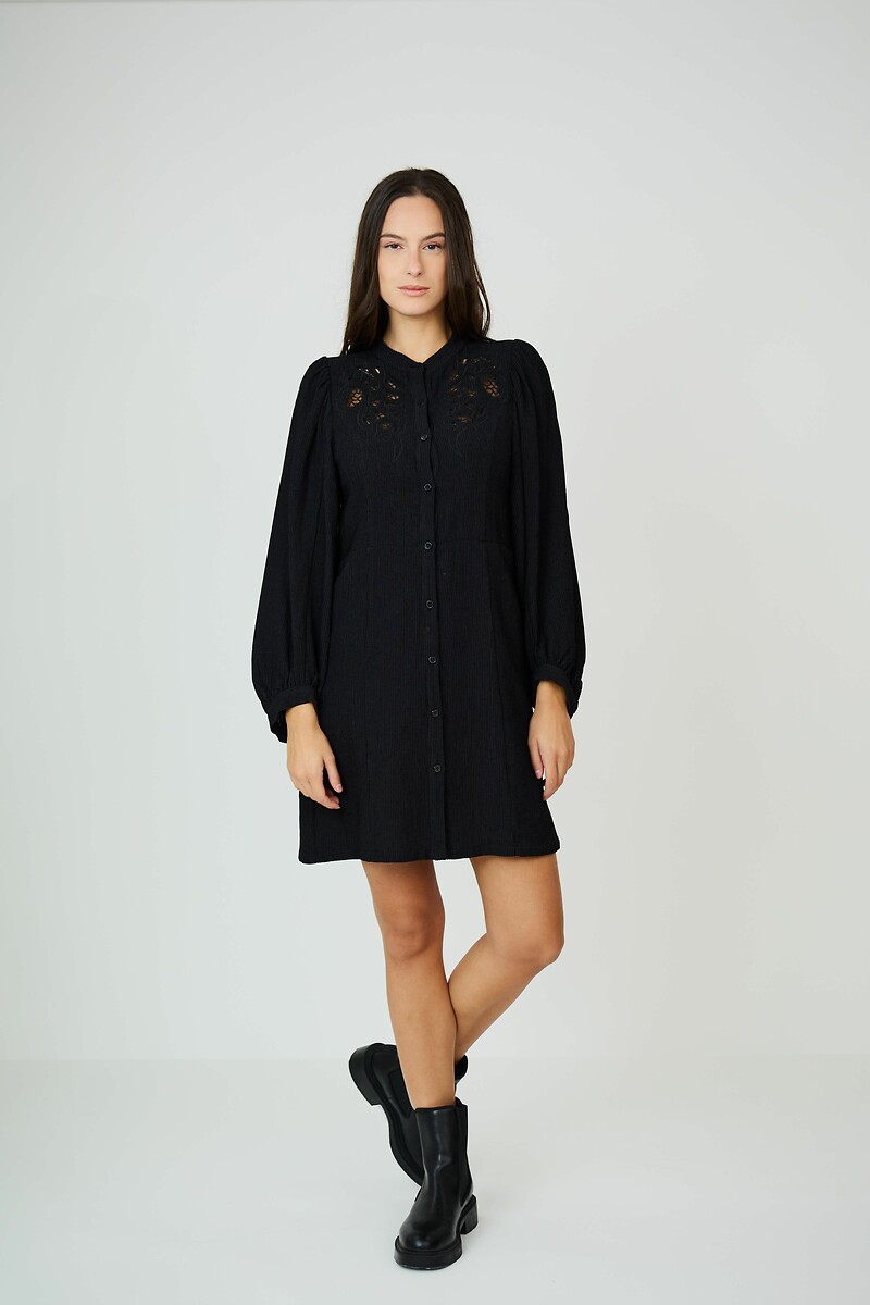 ATÉ BREVE<br>Vestido curto com mangas compridas e gola alta