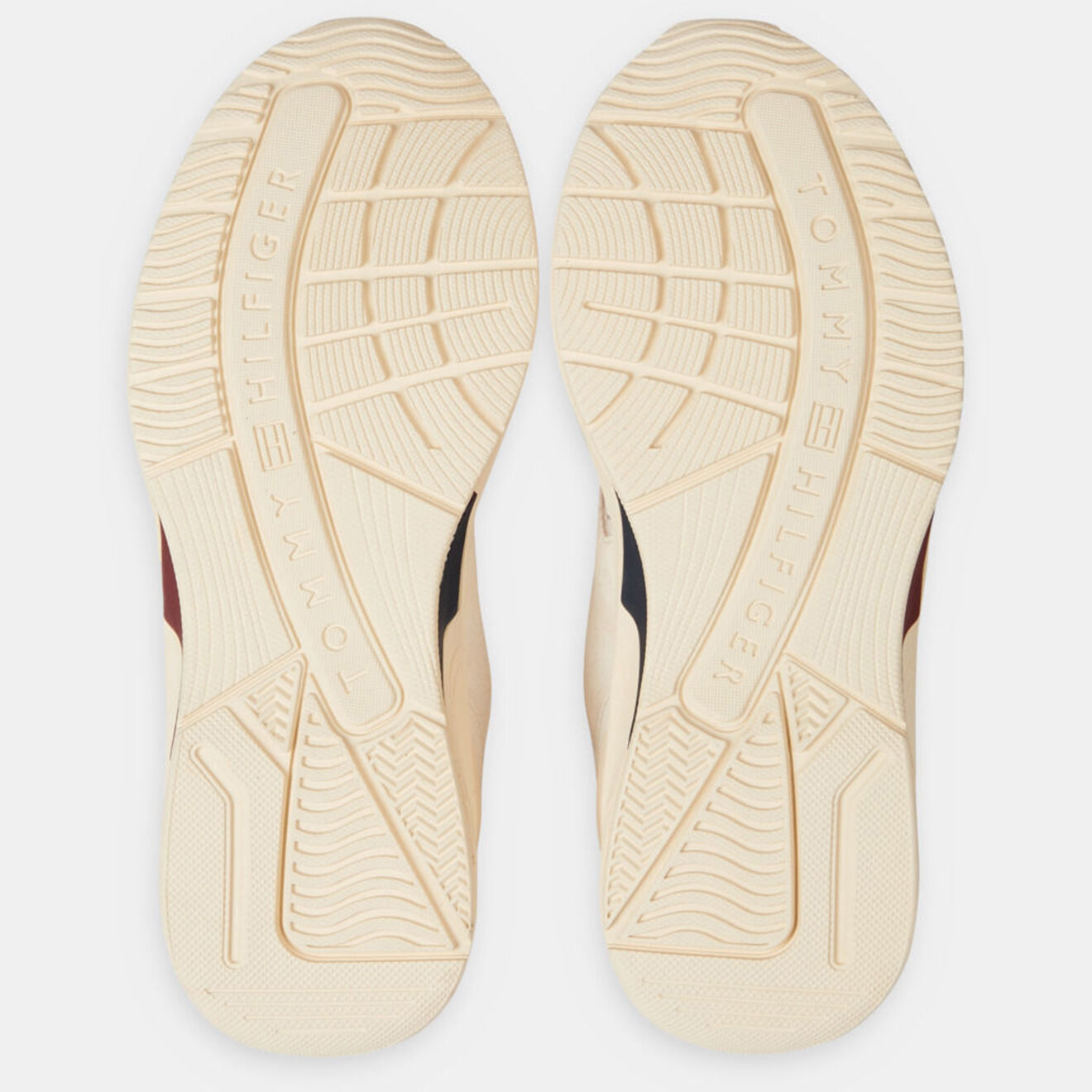 Tommy Hilfiger Baskets running en Velours de Cuir Monogramme Preppy beiges