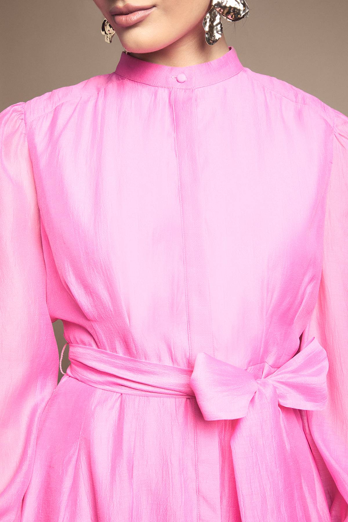 Wallis Robe Chemise Mi-Longue en Organza Texturé