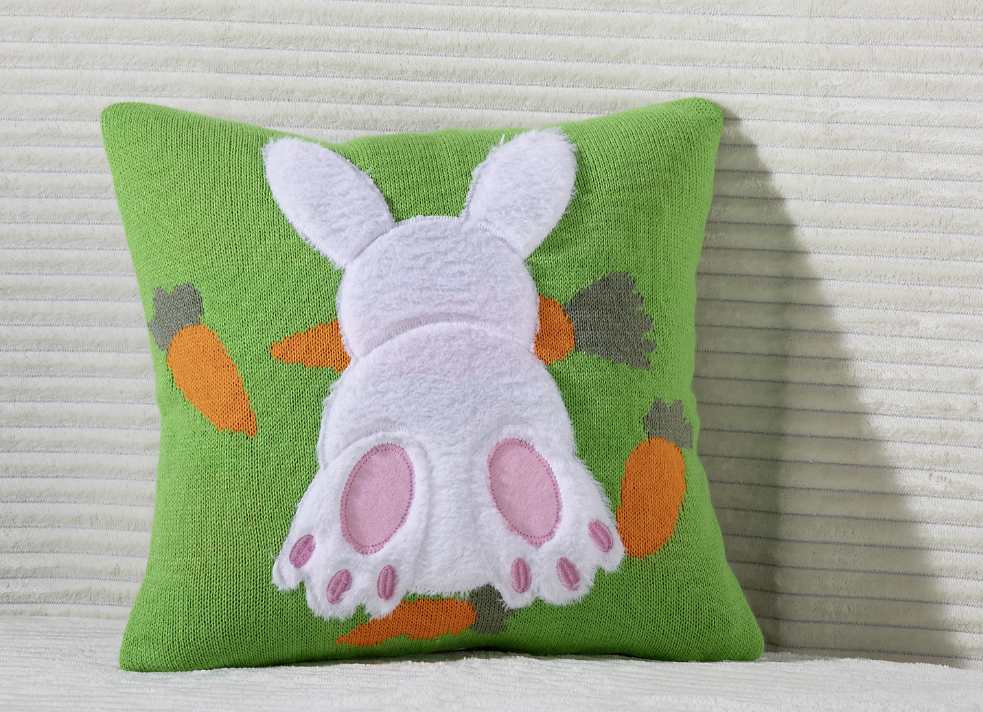 Kissenbezug mit Hasenmotiven