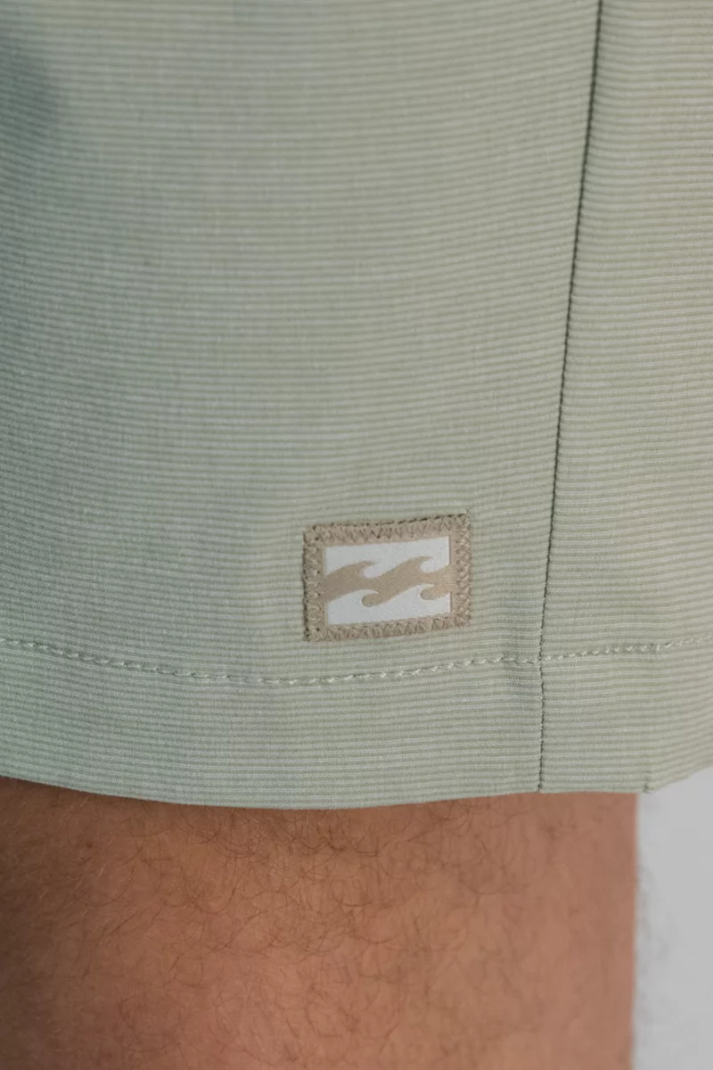 Billabong Crossfire Mid Herren Short