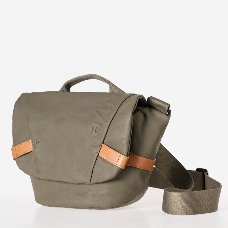 Aunts & Uncles Japan Kazo Crossbodytas Fallen Rock