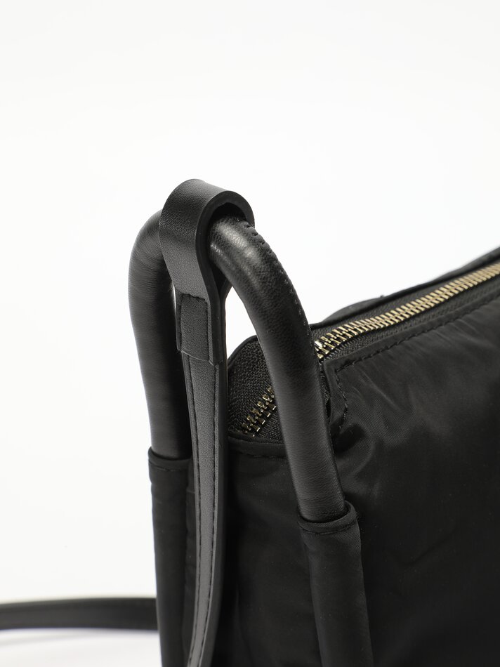 Bolsa de ombro básica - Preta