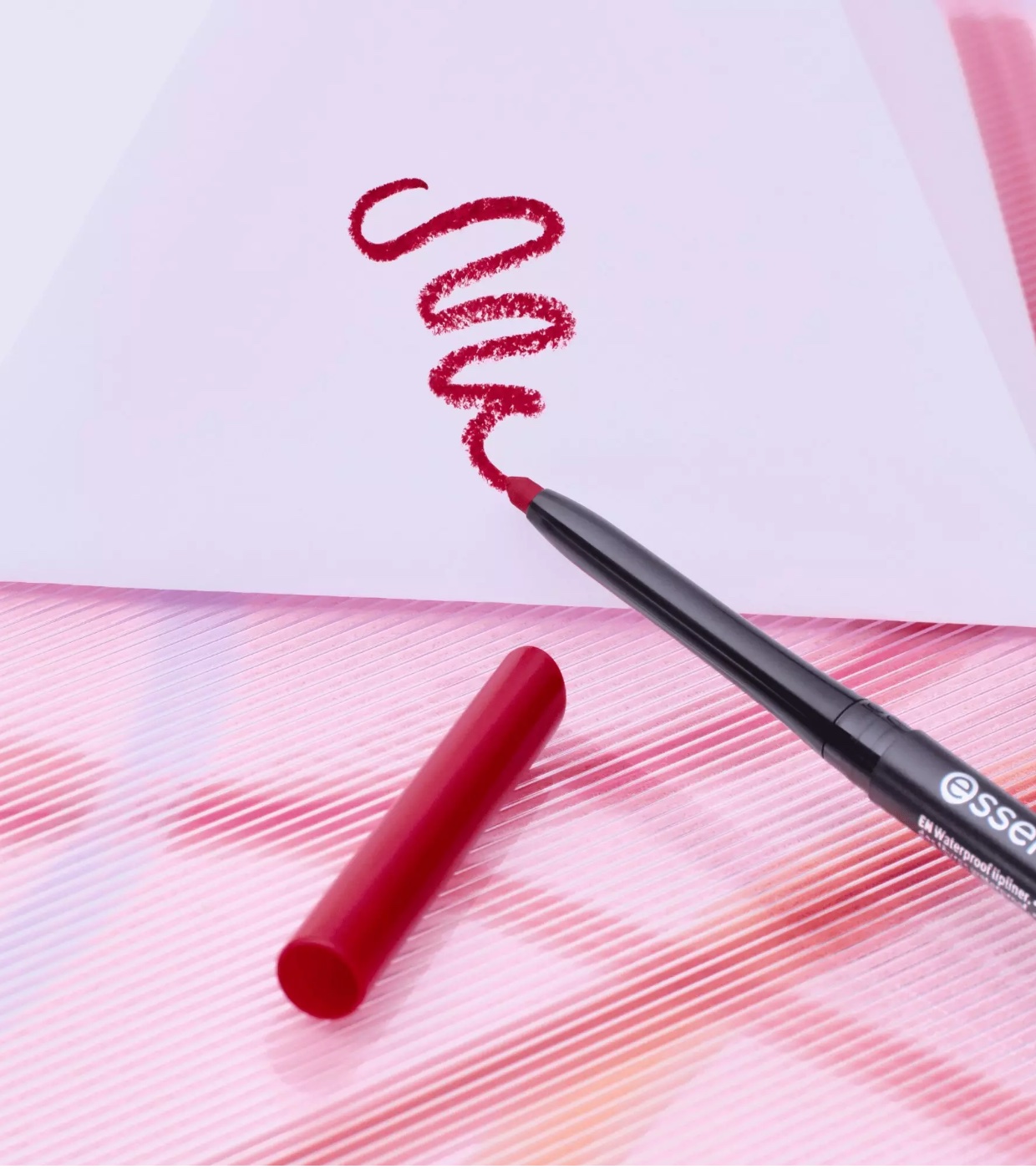 essence - Delineador labial 8h Matte comfort - 18: Cherry On Top