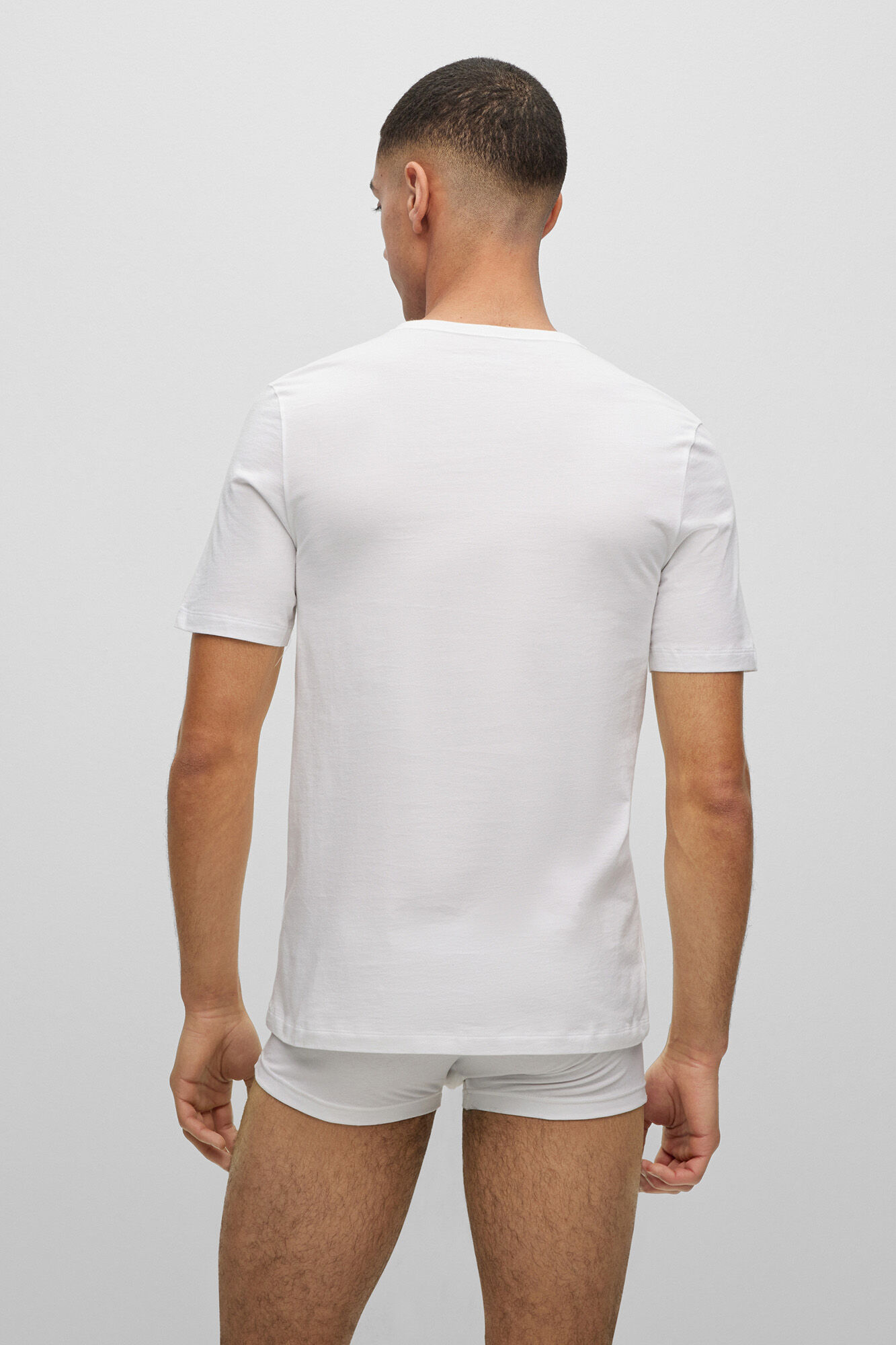 Pacote com 3 camisetas
