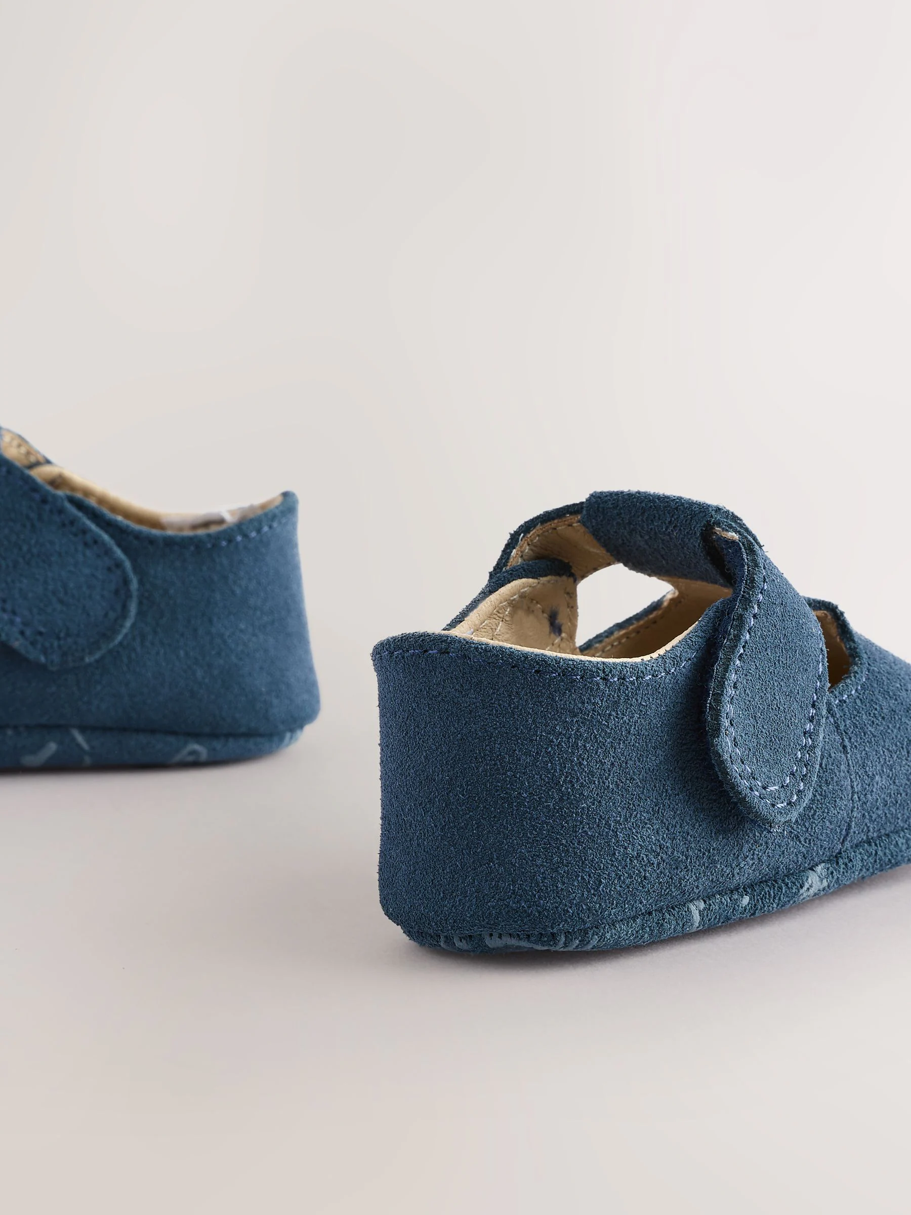 Marineblauw suède - Leren babyschoen met T-bandje (0 - 24 mnd)