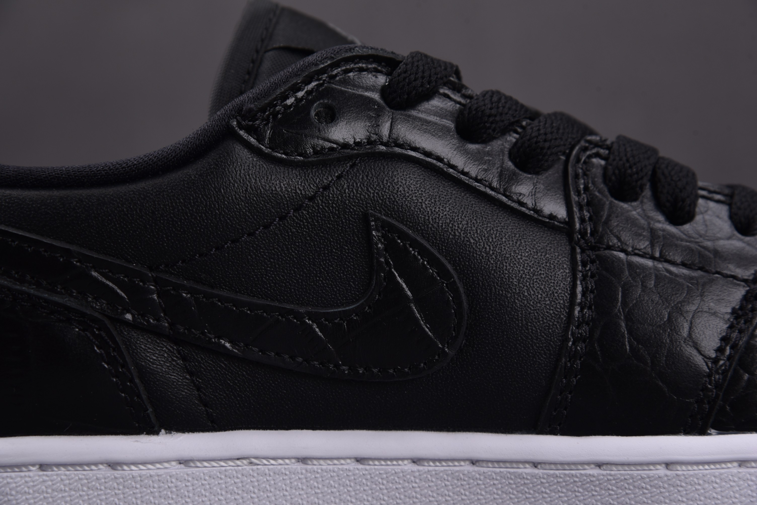 Jordan 1 Retro Low Golf Black Croc