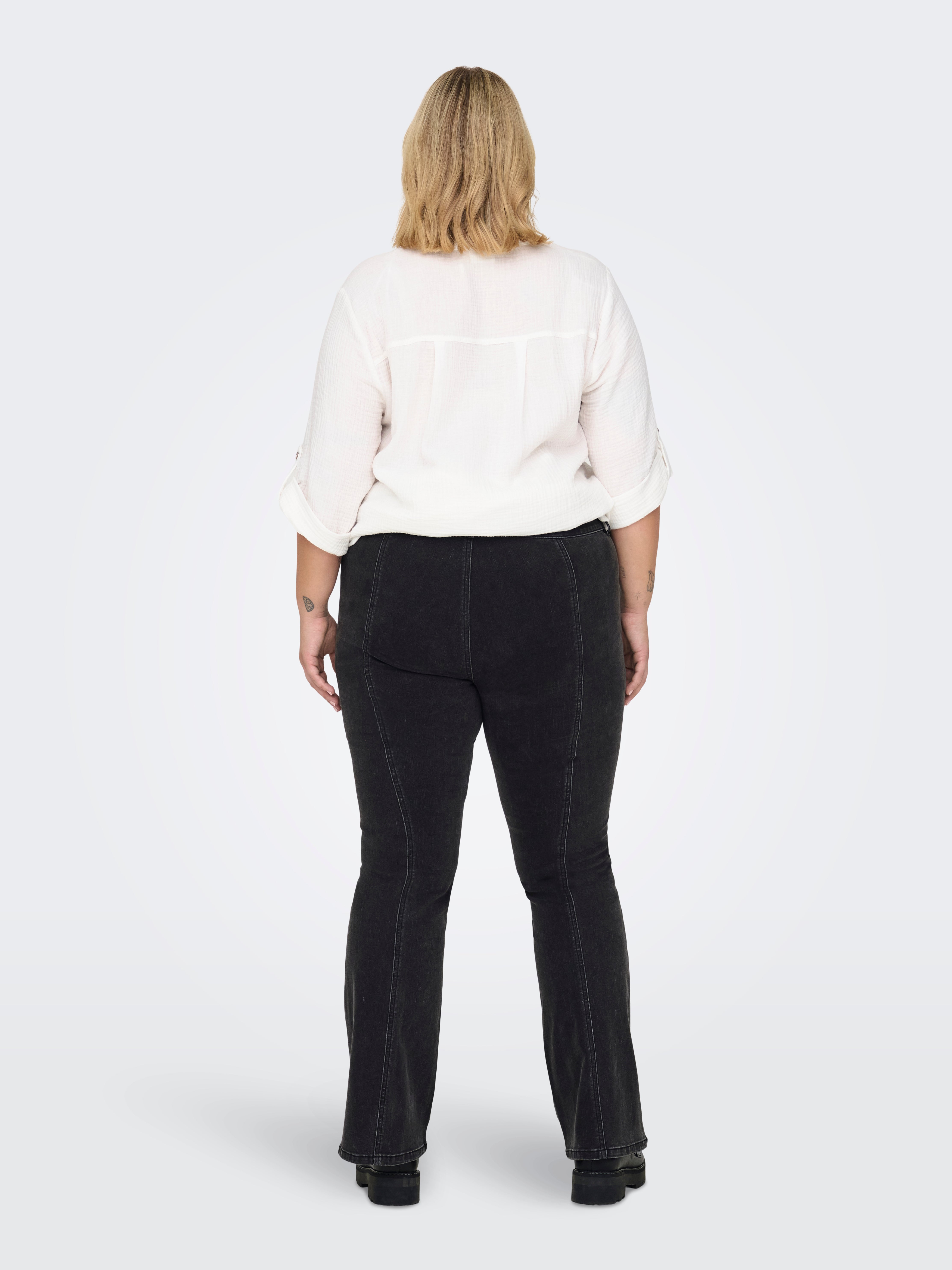 CARSALLY Mittlere Taille Ausgestellt Jeans Washed Black