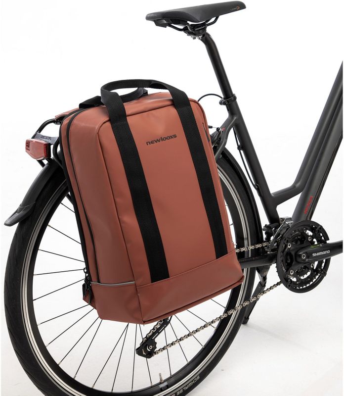 New Looxs - Odense - Fietsrugzak - Rust - Waterafstotend Polyester - 17 Inch Laptopvak