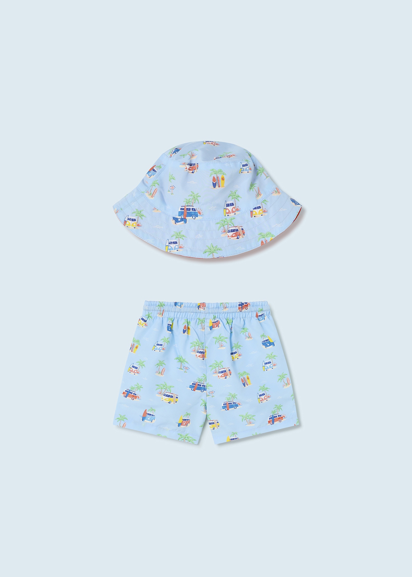 Conjunto de duas peças com chapéu e maiô estampado para bebê