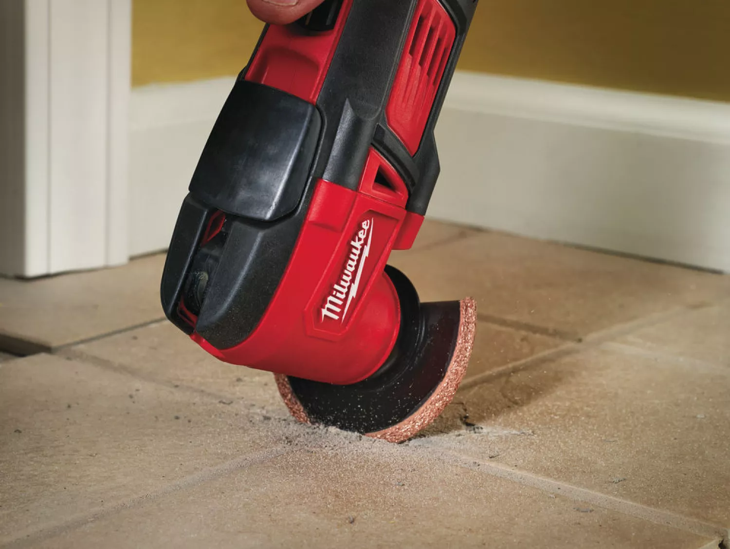 Milwaukee M18 BMT-0 18V Li-Ion accu multitool body   8 delige accessoireset