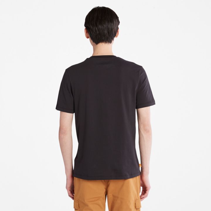 Camiseta masculina preta com logo da Stack