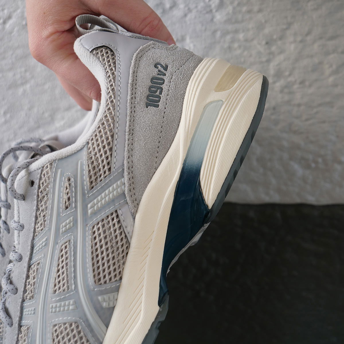 ASICS Gel-1090 v2 Sneakers