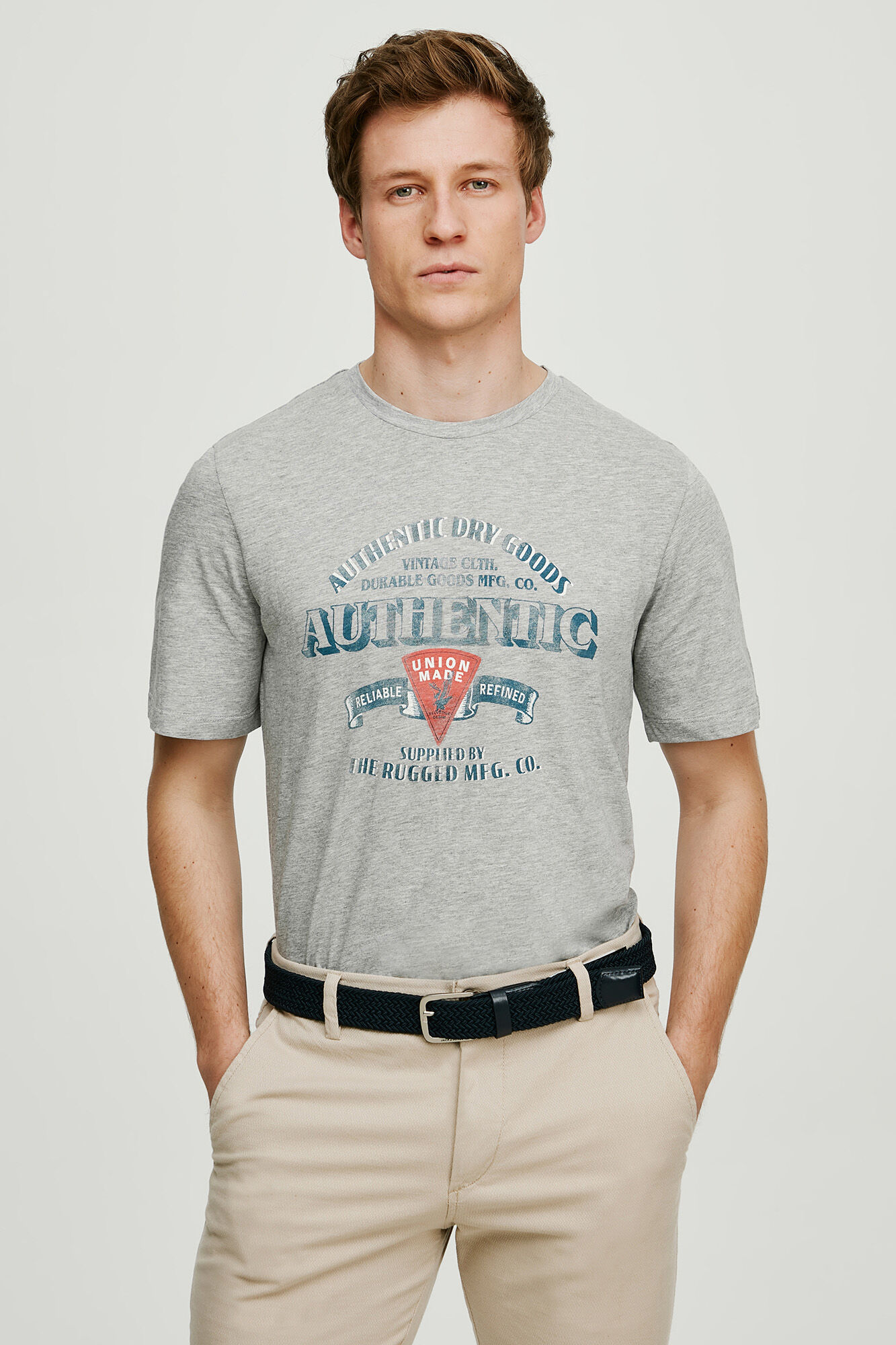 Camiseta de algodão com mensagem - Cinza