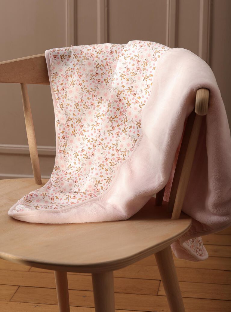 Couverture de naissance rose clair à fleurs