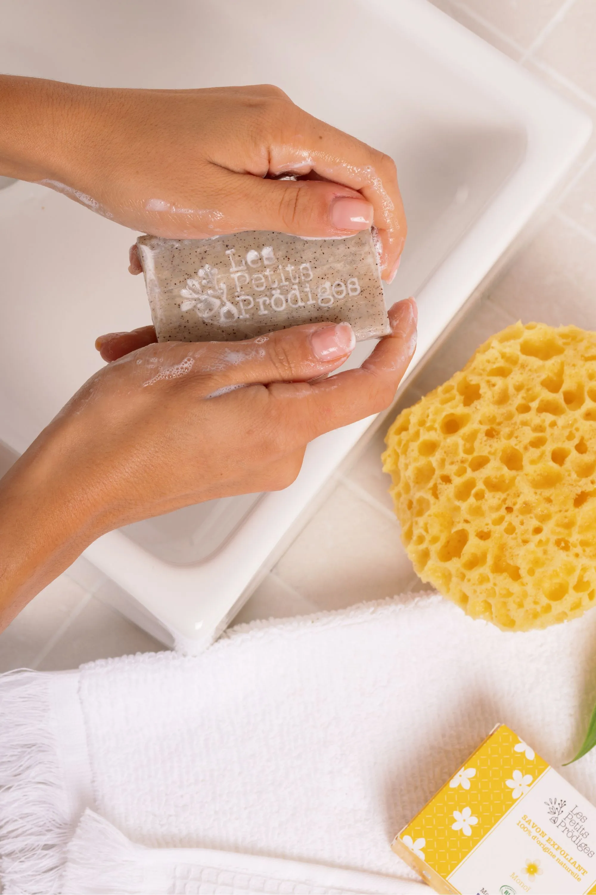 Les Petits Prödiges Savon exfoliant corps au Monoï-100 g