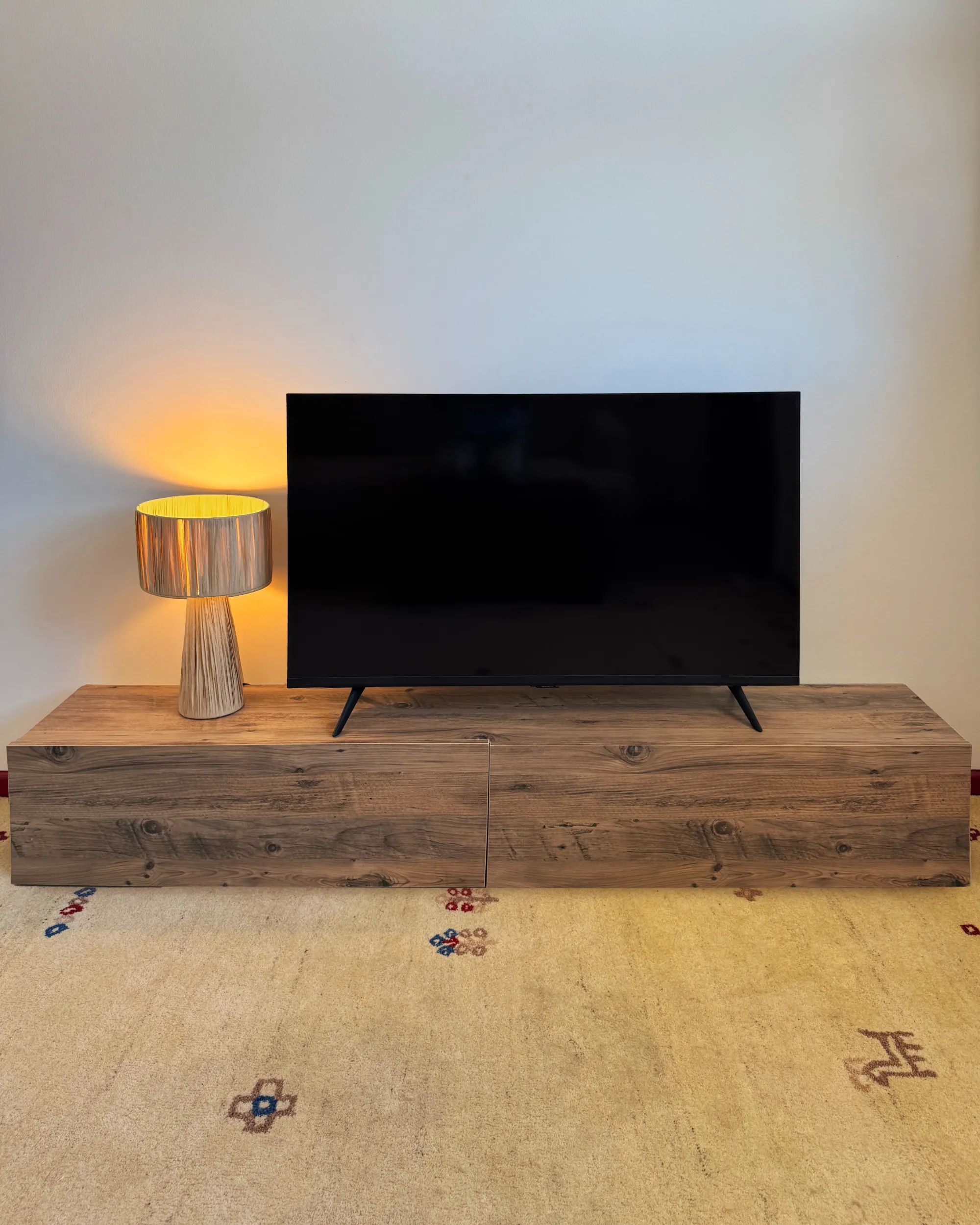 Wandgemonteerd tv-meubel GLADSTONE Bruin