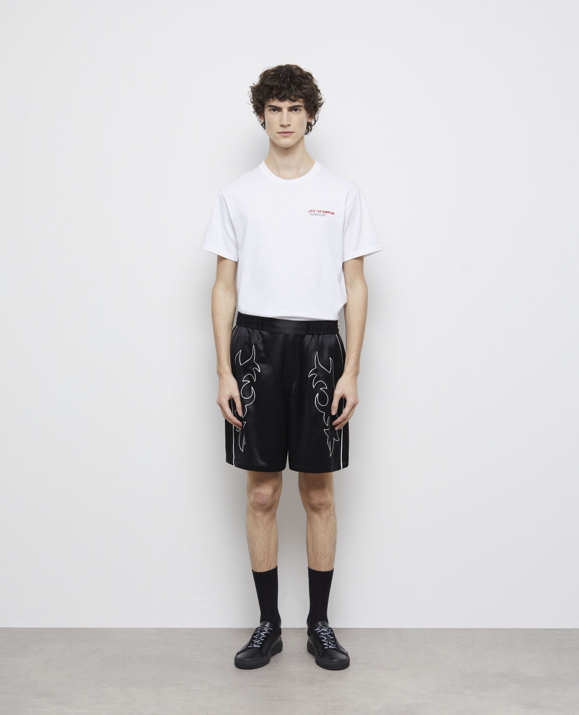 Short noir avec broderies Western