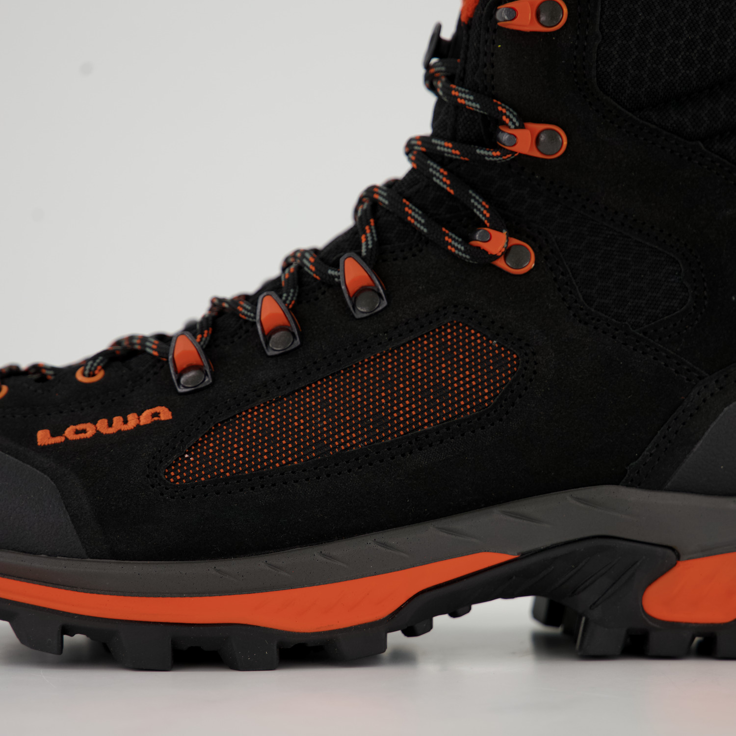 Lowa CORVARA GTX MID