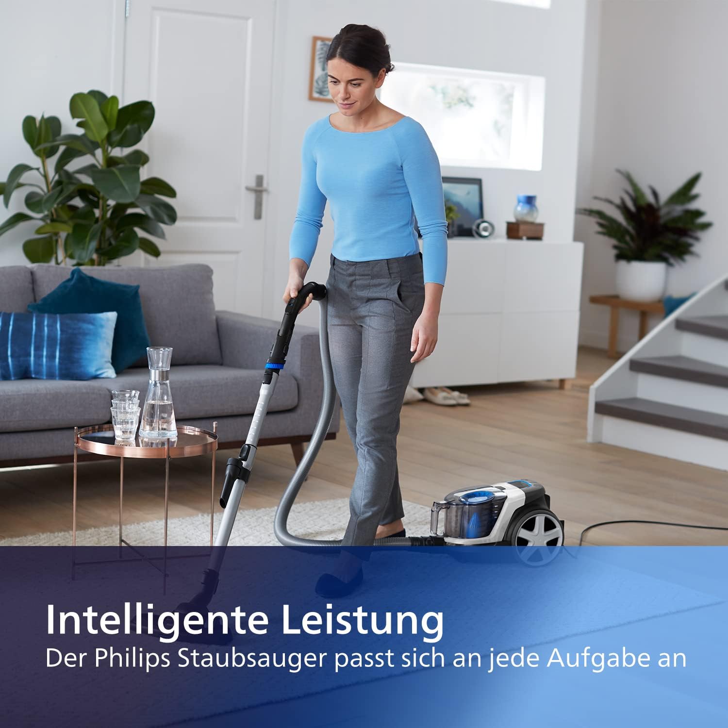 PHILIPS PowerPro Compact Staubsauger – Leicht, Beutellos, 750 W Saugleistung, TriActive Düse Für Hartböden und Teppich, Allergy H13 HEPA-Filter, PowerCyclone 5 Technologie (FC9332/09)