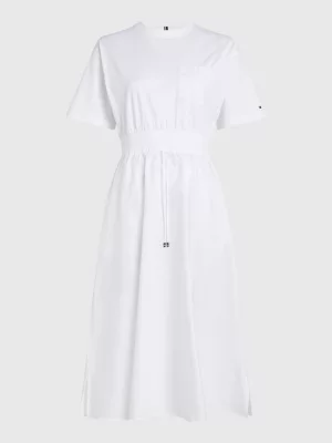 Vestido de popeline com cordão e modelagem evasê