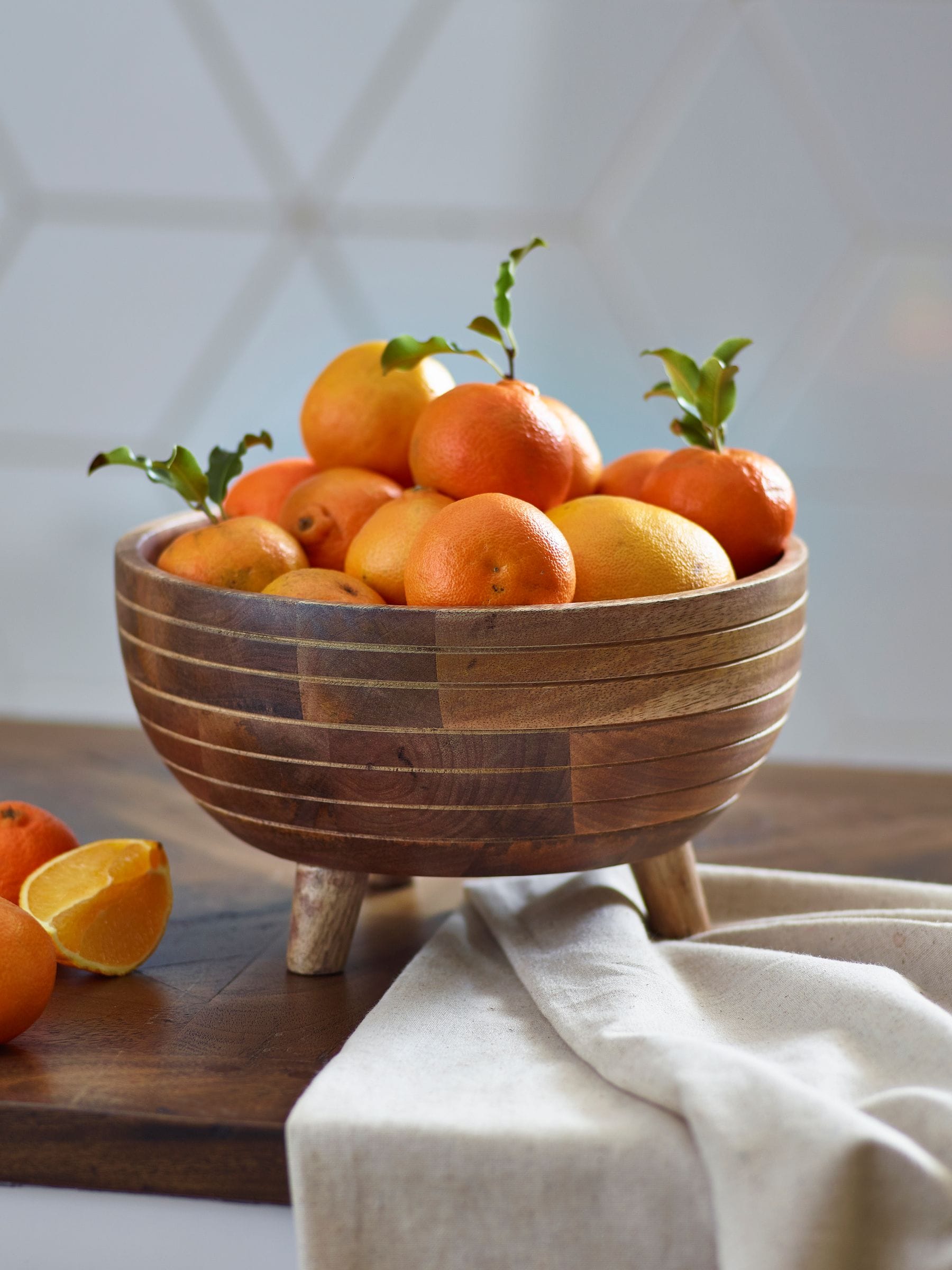 Mangohouten fruitschaal op pootjes