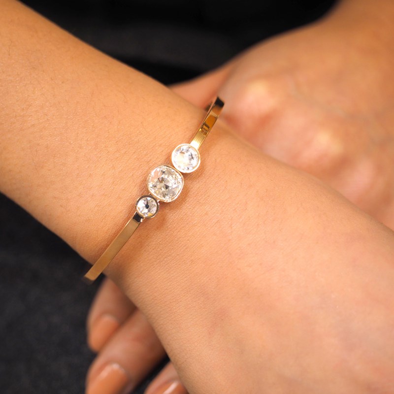 Bracelet rigide en acier cuivré orné de cristaux Swarovski avec pierres Crystal
