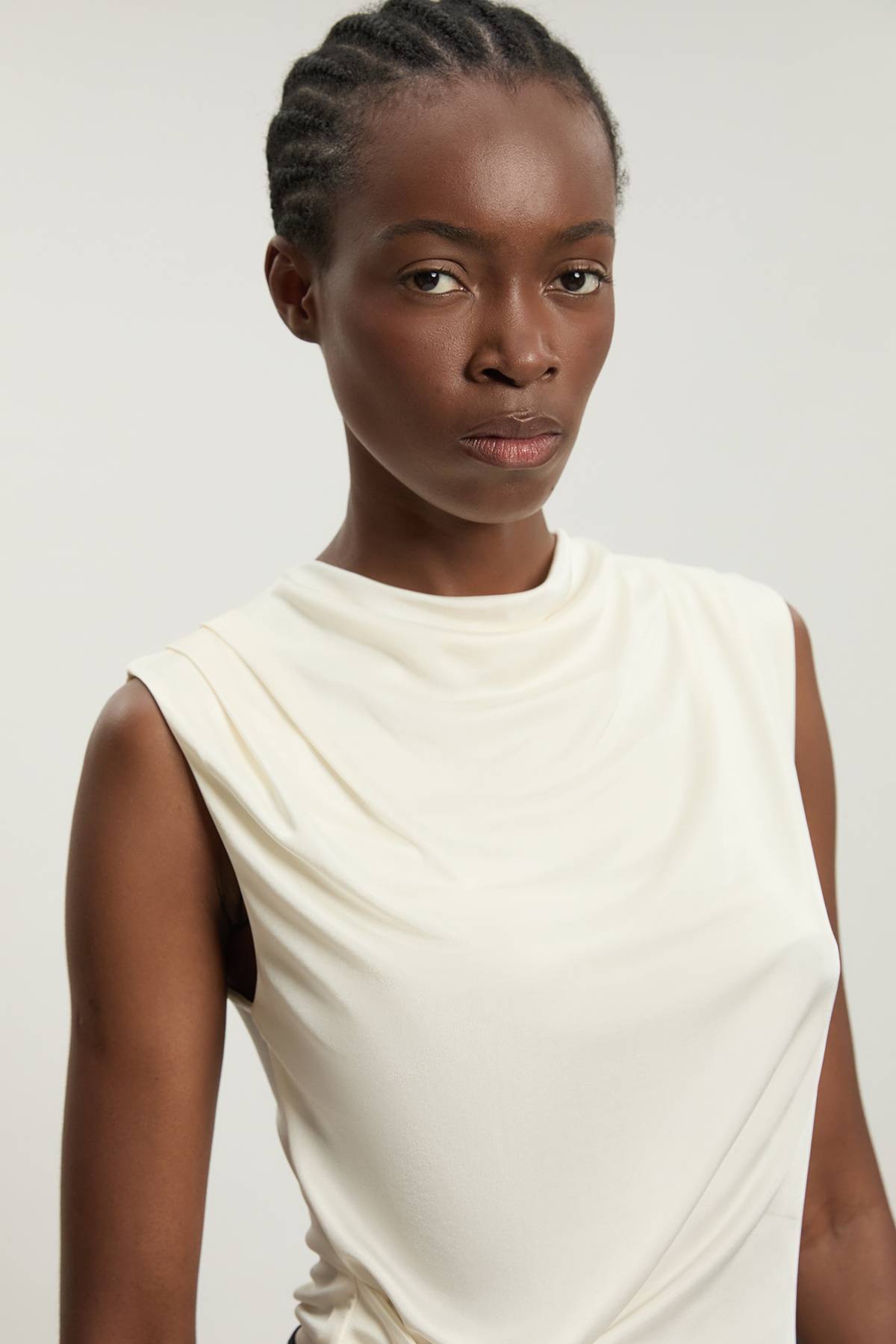 KarenMillen Haut Asymétrique Drapé En Crêpe De Viscose Avec Détail De Lien À Nouer