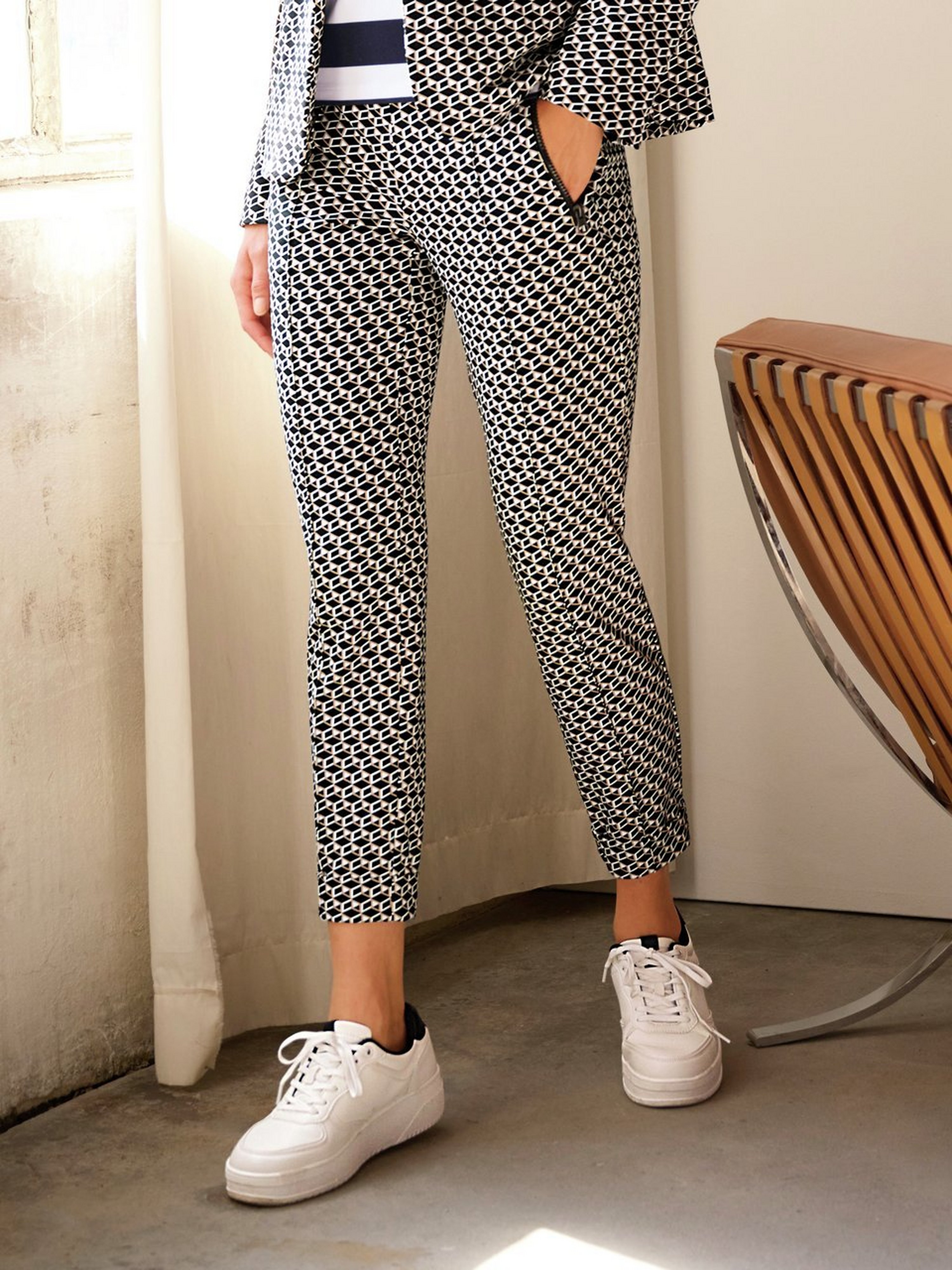 Knöchellange Hose Modell Lea