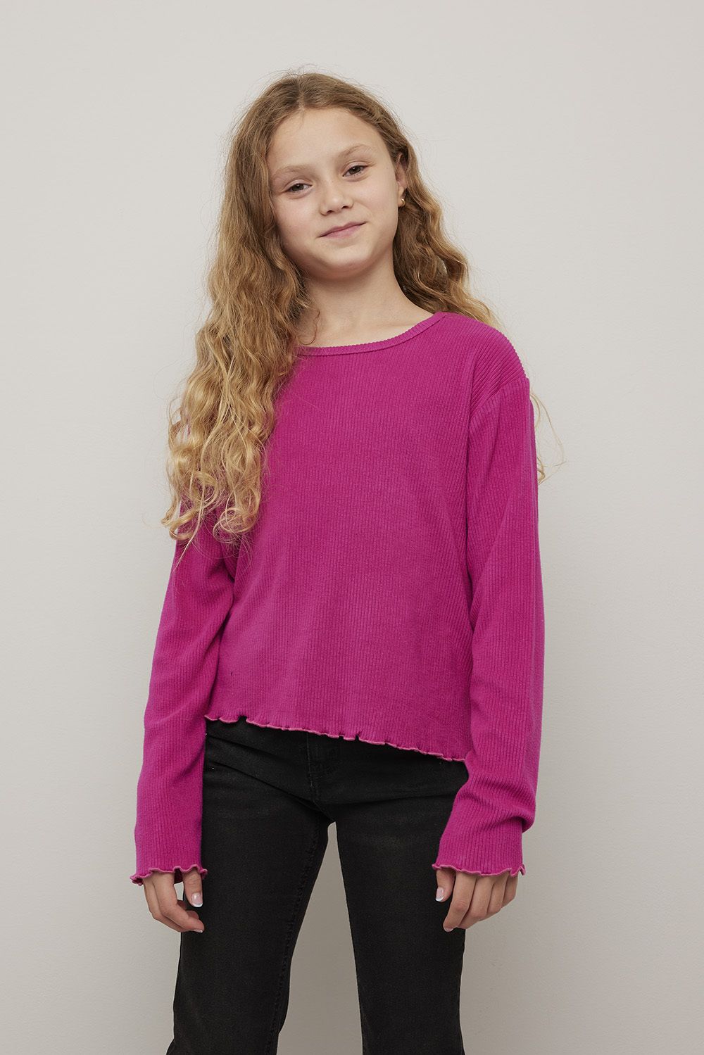 Ribbestrikket genser cropped Mira