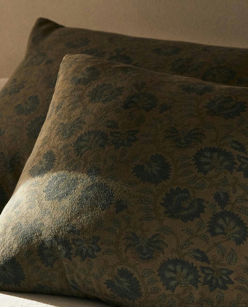 CAPA DE ALMOFADA COM ESTAMPA FLORAL
