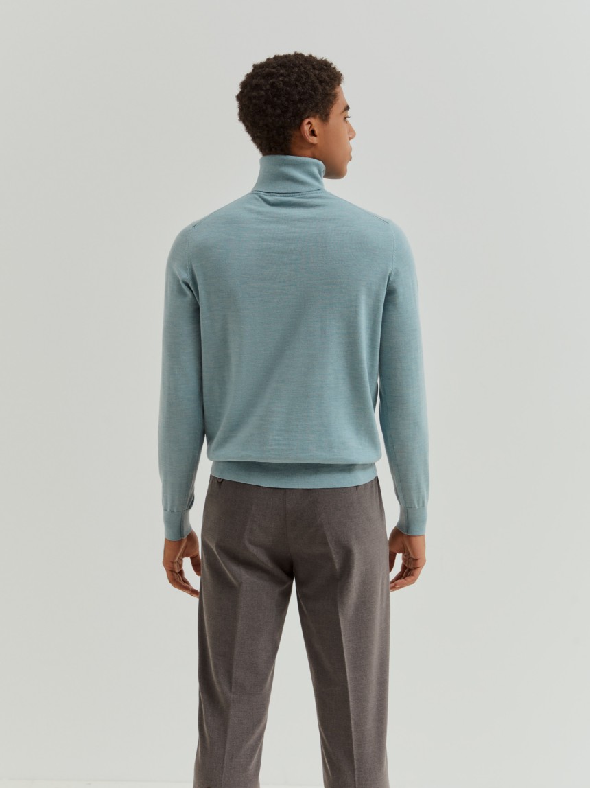 Camisola de gola alta de lã merino