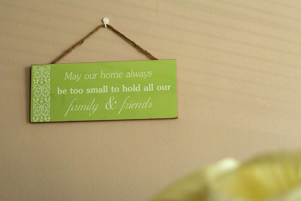 Holzschild - Family & Friends - 40x16 cm