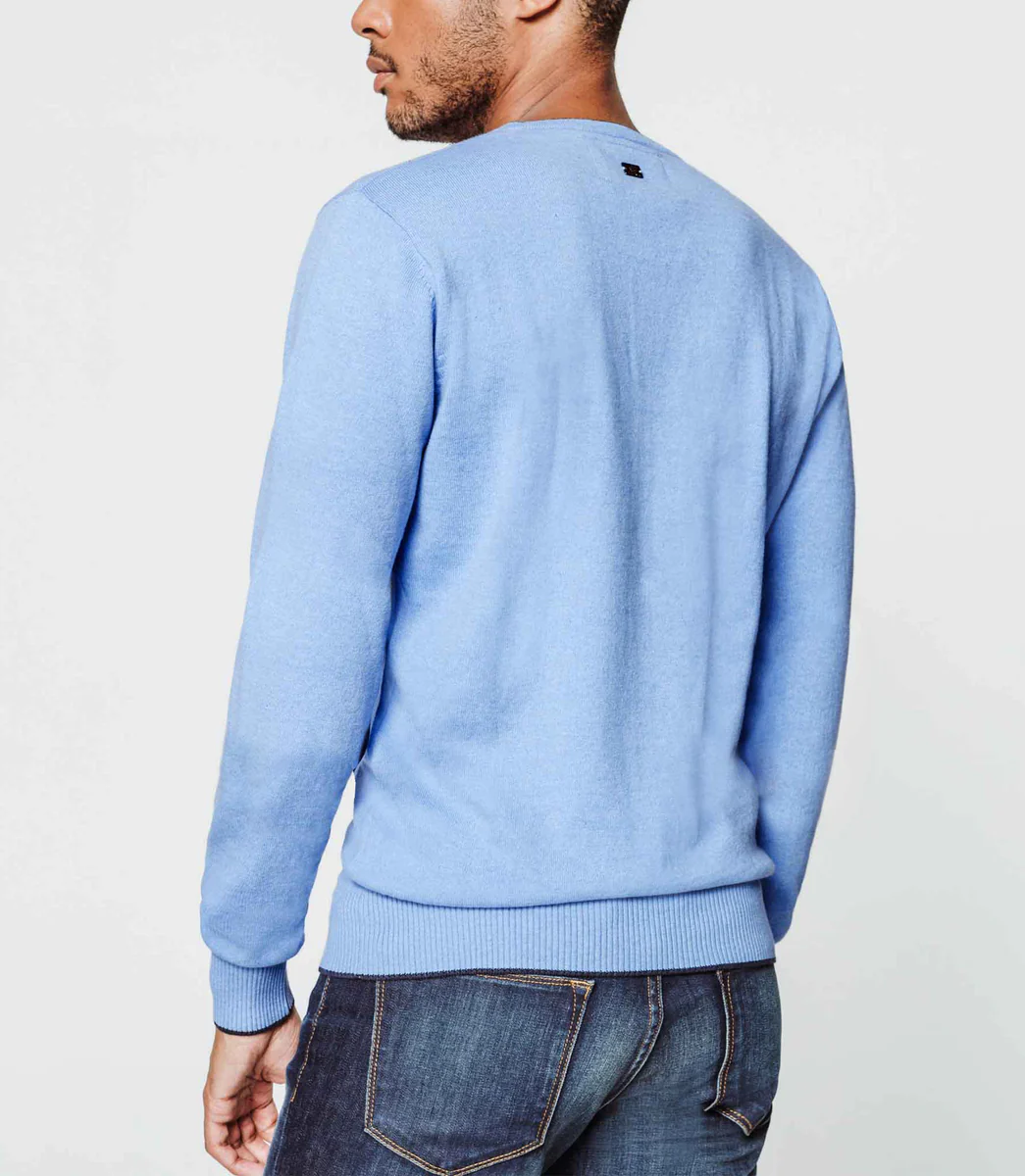 Pull col V bleu ciel chiné