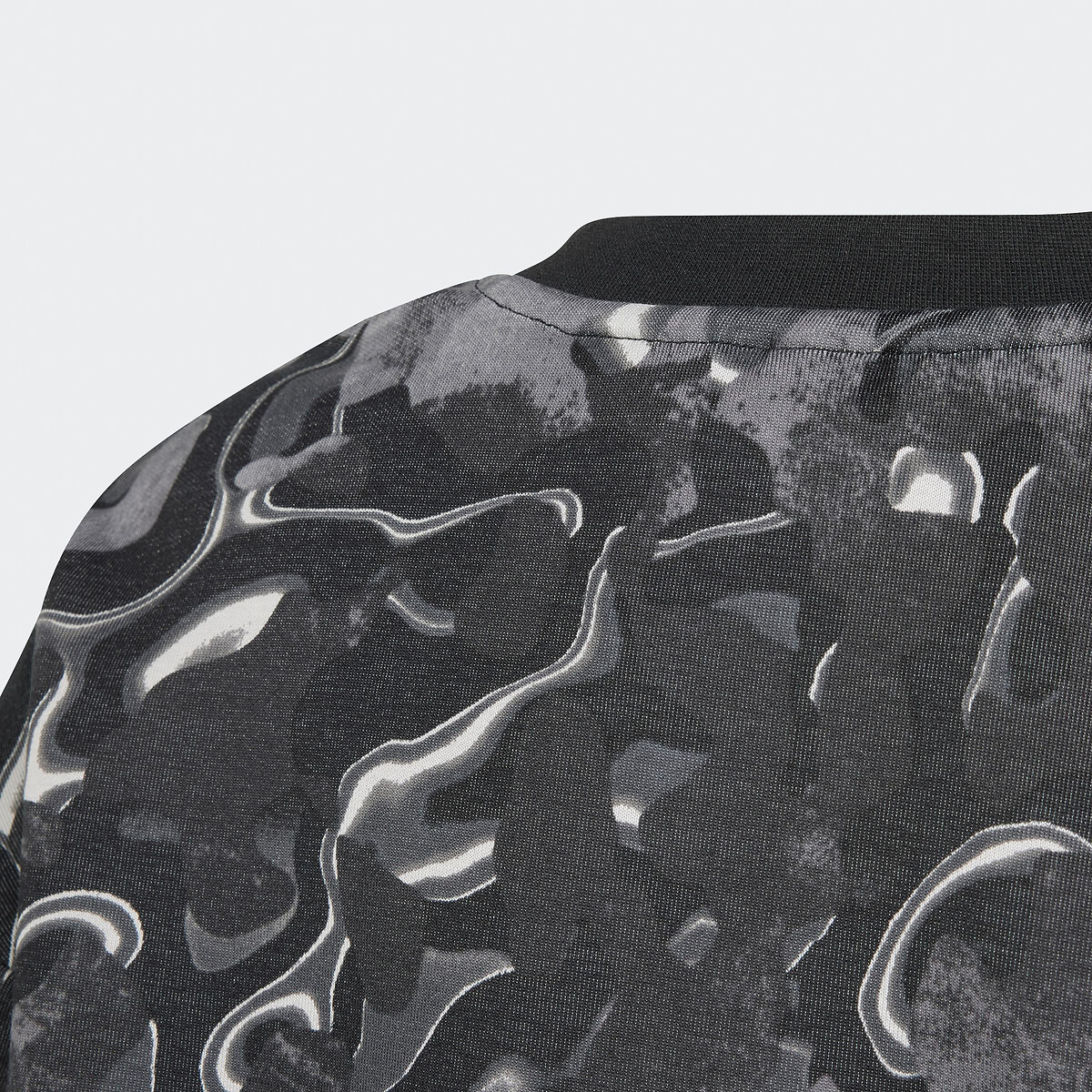 ADIDAS ROUPAS ESPORTIVAS<br>Suéter de gola curta
