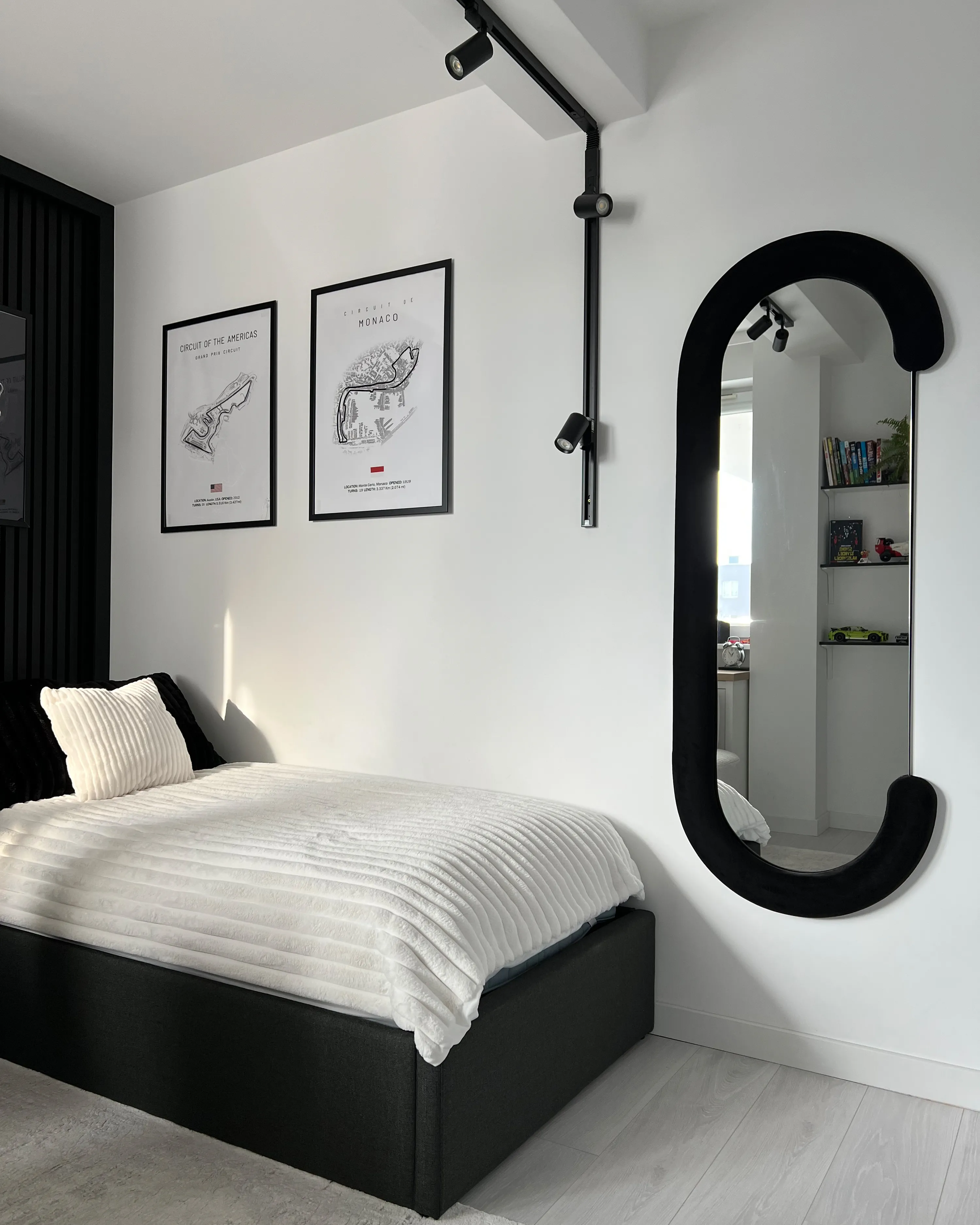 Wandspiegel LOCHES 54 cm 158 cm Fluweel Zwart