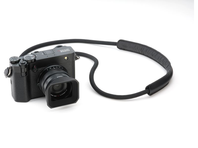 Fujifilm Fotokamera GFX 100RF Schwarz GFX-Kamera mit fest verbautem Objektiv und bringt die Mittelformat-Bildqualität in ein ultrakompaktes Design