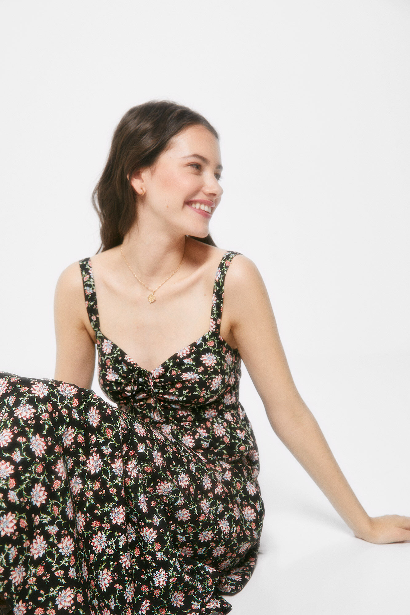 Vestido Midi Estampado Escote Nudo - preto