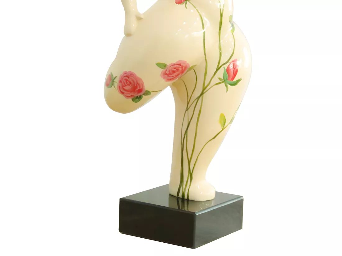 Statue femme jambe pliée beige avec fleurs roses H60 cm - LADY ROSE
