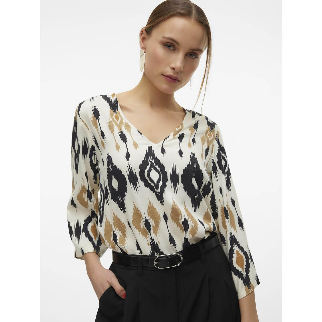 VERO MODA<br>Blusa estampada com decote em V